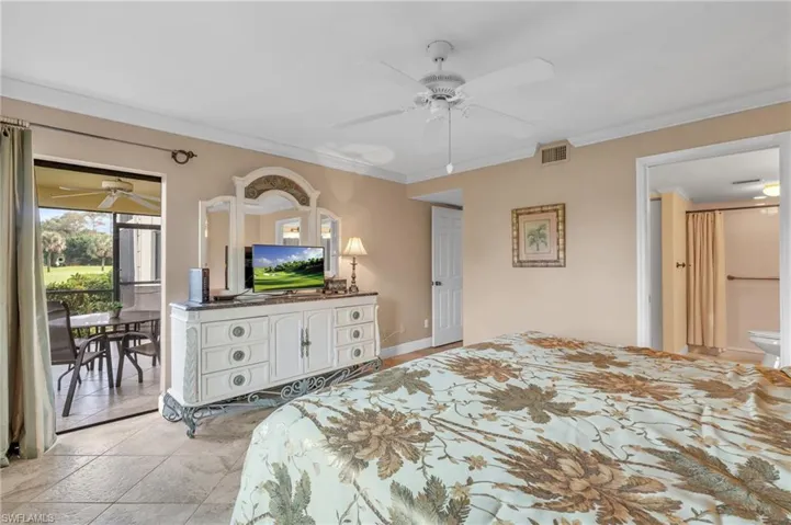 221  Fox Glen  DR, Naples, FL 34104