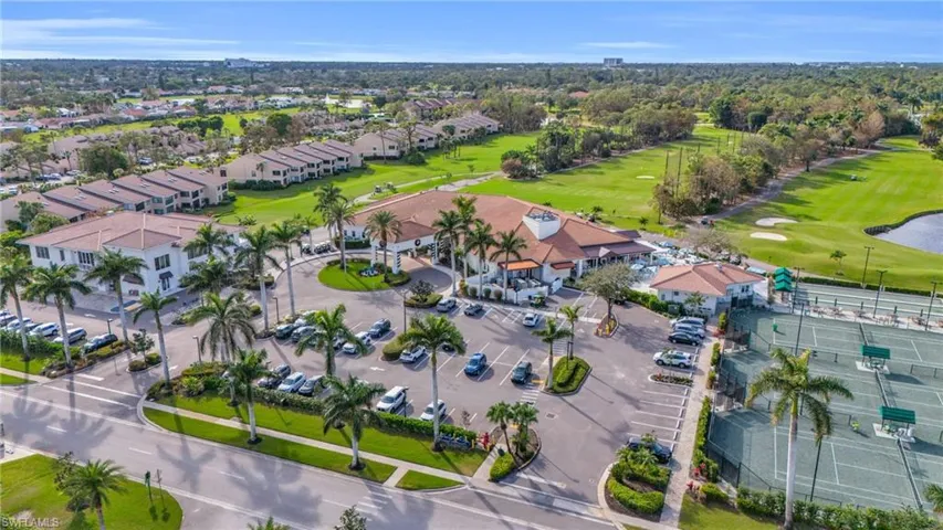 221  Fox Glen  DR, Naples, FL 34104