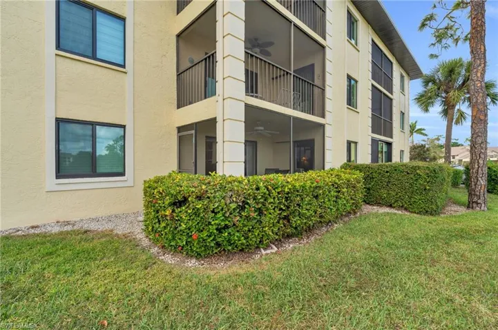 221  Fox Glen  DR, Naples, FL 34104