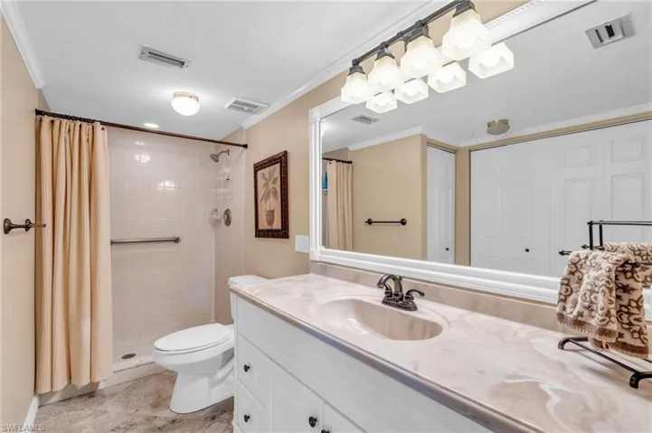 221  Fox Glen  DR, Naples, FL 34104