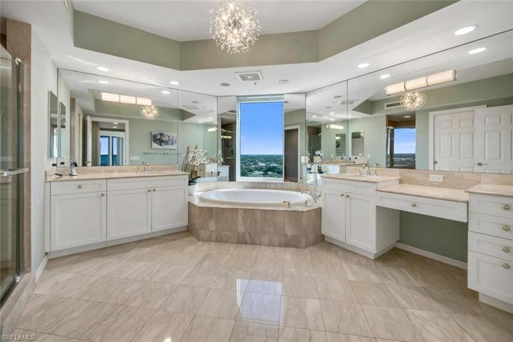 7575 Pelican Bay BLVD # 1401, NAPLES FL 34108