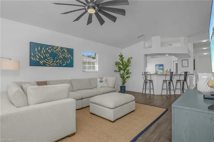 6910 Satinleaf Rd N 204, Naples, Florida 34109