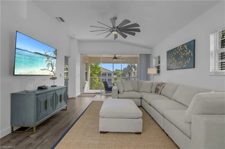 6910 Satinleaf Rd N 204, Naples, Florida 34109