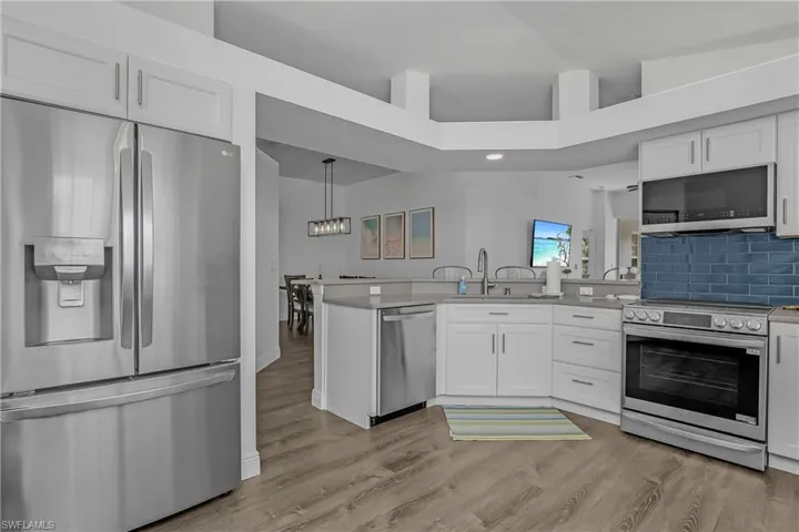 6910 Satinleaf Rd N 204, Naples, Florida 34109