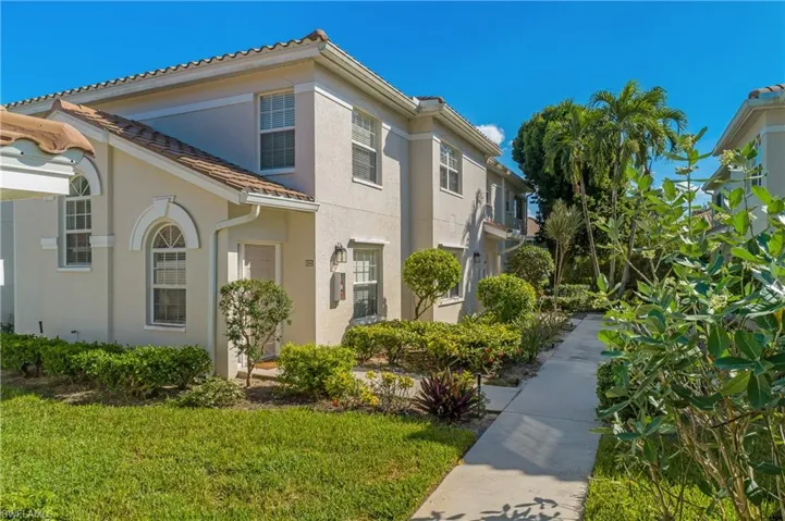 6910 Satinleaf Rd N 204, Naples, Florida 34109