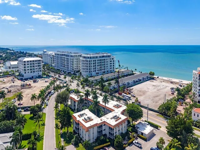 1100 Gulf Shore Blvd N 305, Naples, Florida 34102