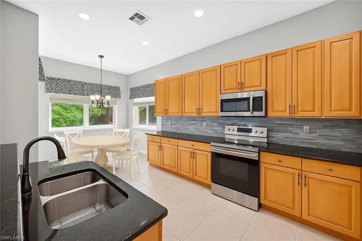 7231  Bergamo  WAY, Fort Myers, FL 33966