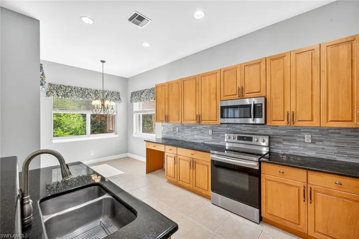 7231  Bergamo  WAY, Fort Myers, FL 33966