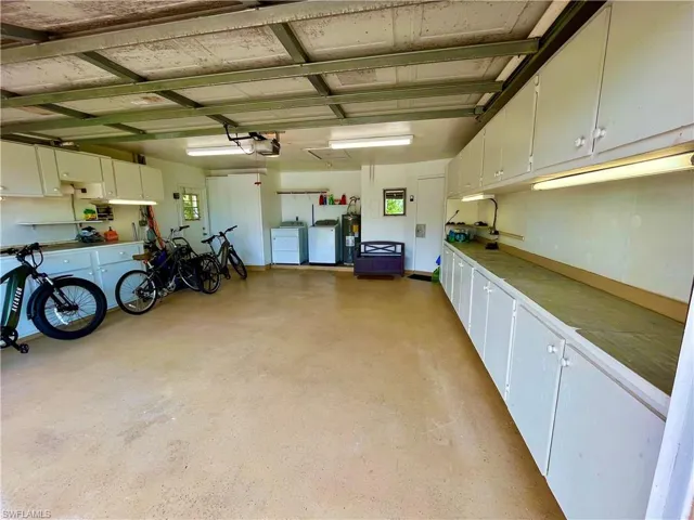 2912 Sw 1st Ter, Cape Coral, Florida 33991