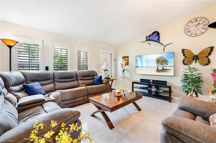 2912 Sw 1st Ter, Cape Coral, Florida 33991