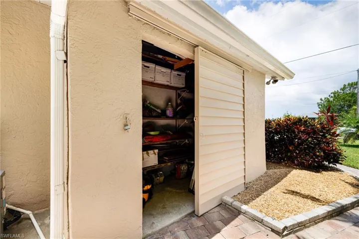 2912 Sw 1st Ter, Cape Coral, Florida 33991