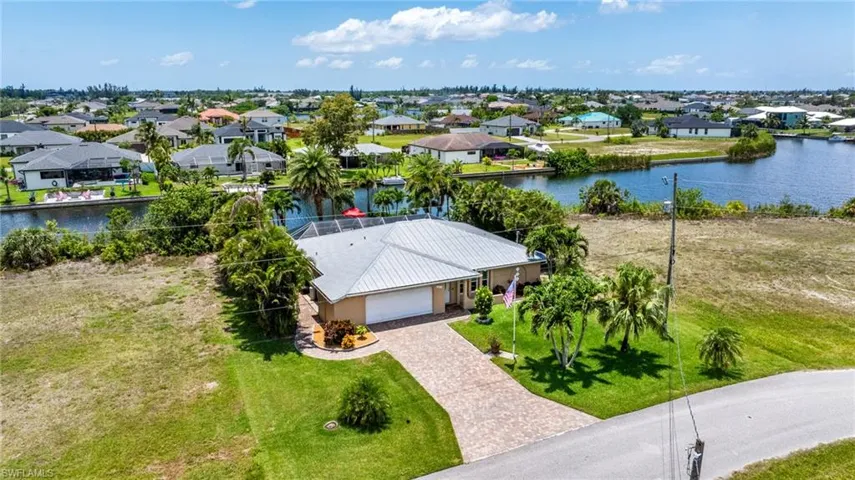2912 Sw 1st Ter, Cape Coral, Florida 33991
