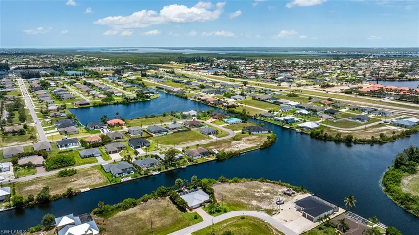 2912 Sw 1st Ter, Cape Coral, Florida 33991