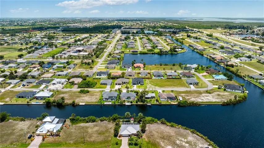2912 Sw 1st Ter, Cape Coral, Florida 33991
