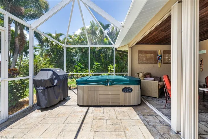 2912 Sw 1st Ter, Cape Coral, Florida 33991