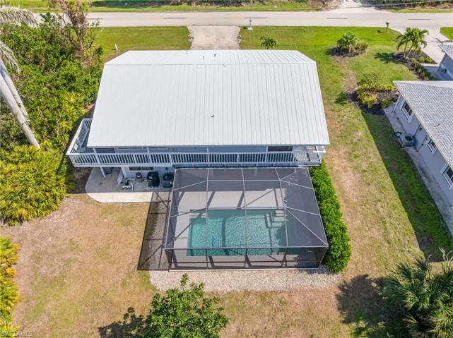 Birds eye view of property
