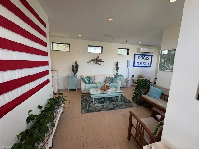 1345  5th S AVE, Naples, FL 34102