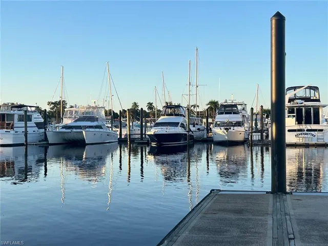 525 Newport Dr, Naples, Florida 34114