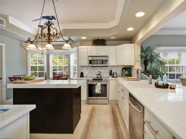 8138 Saratoga Dr 2201, Naples, Florida 34113
