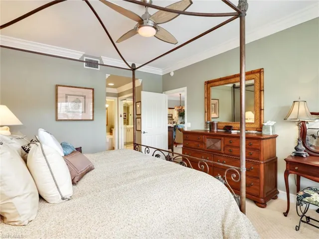 8138 Saratoga Dr 2201, Naples, Florida 34113