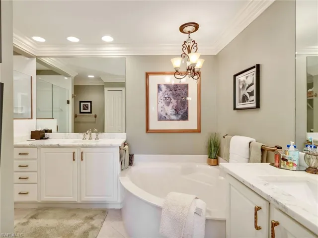 8138 Saratoga Dr 2201, Naples, Florida 34113