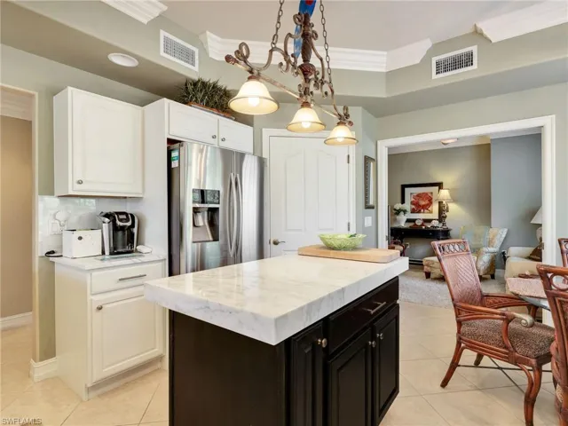 8138 Saratoga Dr 2201, Naples, Florida 34113