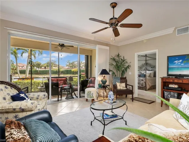8138 Saratoga Dr 2201, Naples, Florida 34113