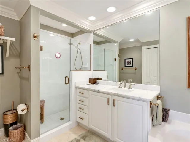 8138 Saratoga Dr 2201, Naples, Florida 34113