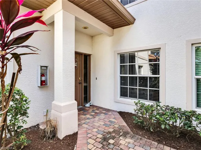 8138 Saratoga Dr 2201, Naples, Florida 34113