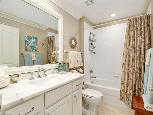 8138 Saratoga Dr 2201, Naples, Florida 34113