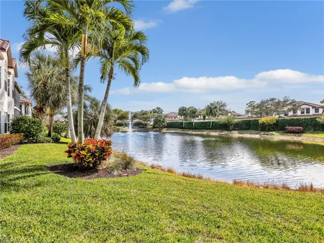 8138 Saratoga Dr 2201, Naples, Florida 34113