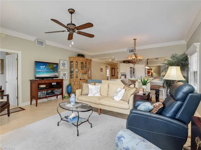 8138 Saratoga Dr 2201, Naples, Florida 34113