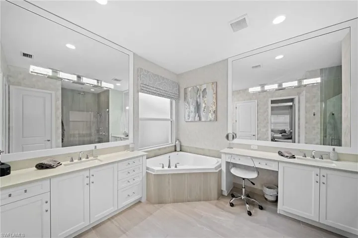 16657 Calistoga Dr, Bonita Springs, Florida 34135