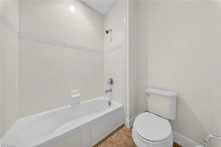 1435 Santiago Cir Sw 2003, Naples, Florida 34113