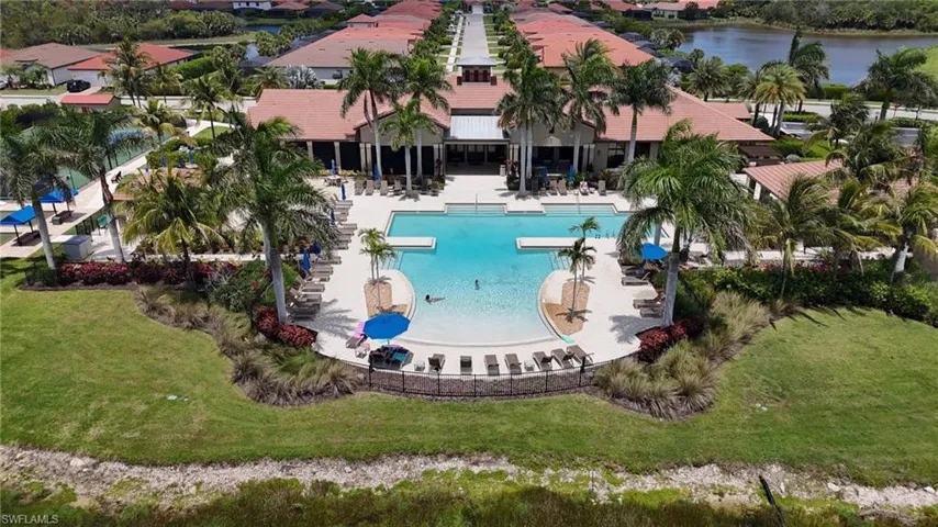 1435 Santiago Cir Sw 2003, Naples, Florida 34113