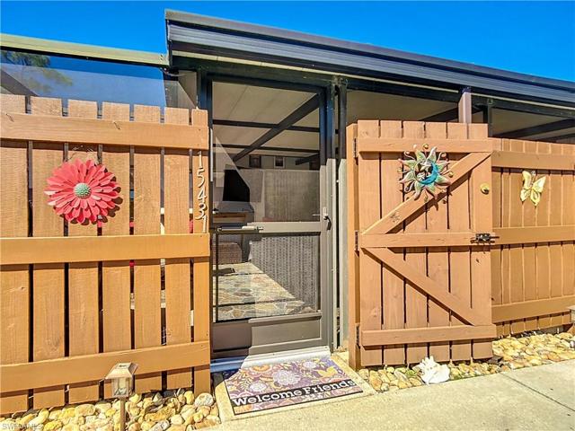Fenced lanai for privacy