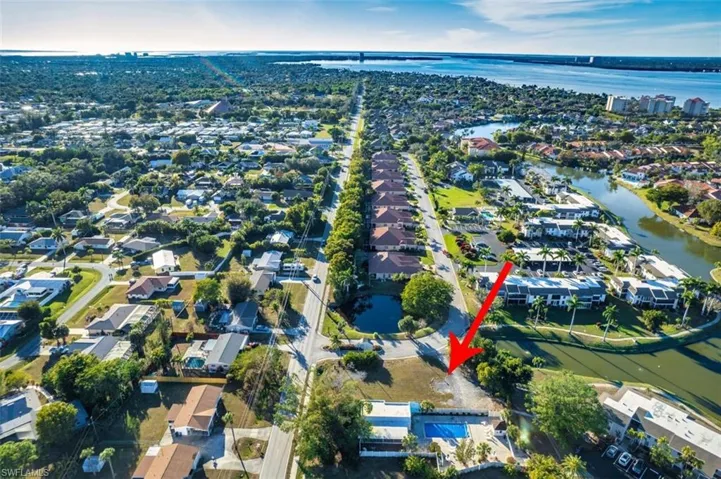 11780  Iona  RD, Fort Myers, FL 33908