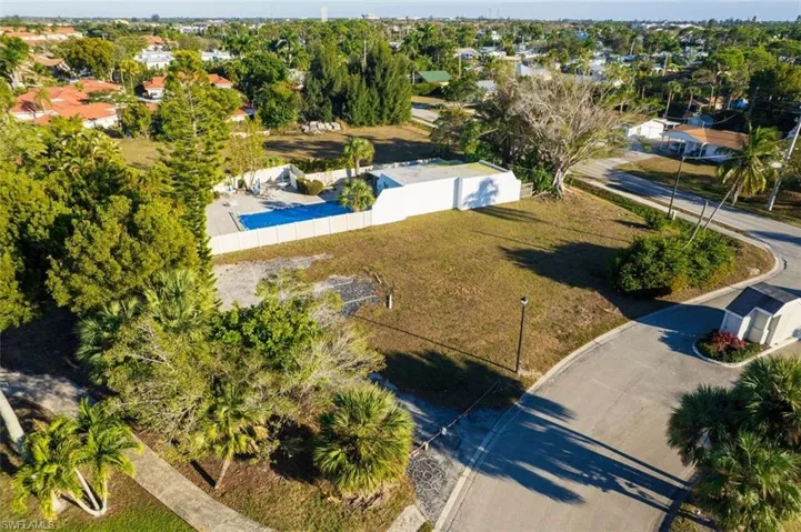 11780  Iona  RD, Fort Myers, FL 33908