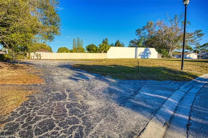 11780  Iona  RD, Fort Myers, FL 33908