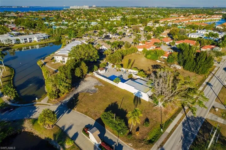 11780  Iona  RD, Fort Myers, FL 33908