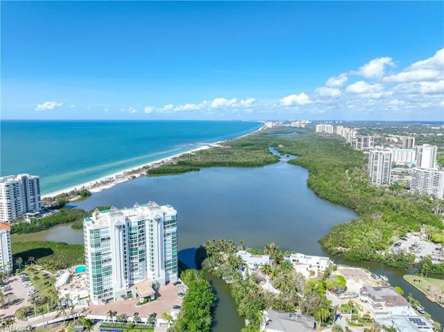 50  Seagate  DR, Naples, FL 34103