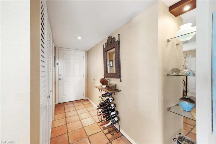50  Seagate  DR, Naples, FL 34103