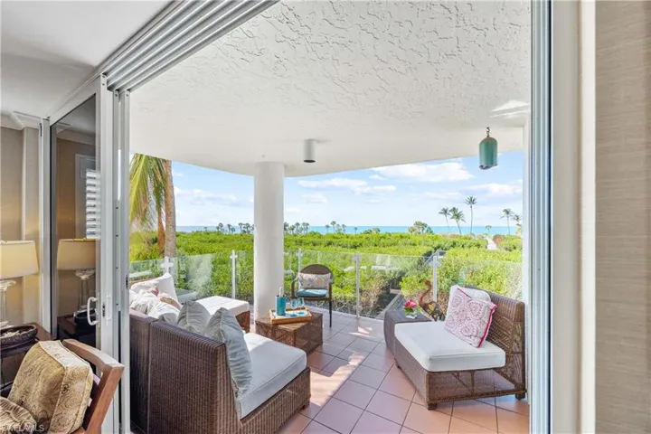 50  Seagate  DR, Naples, FL 34103