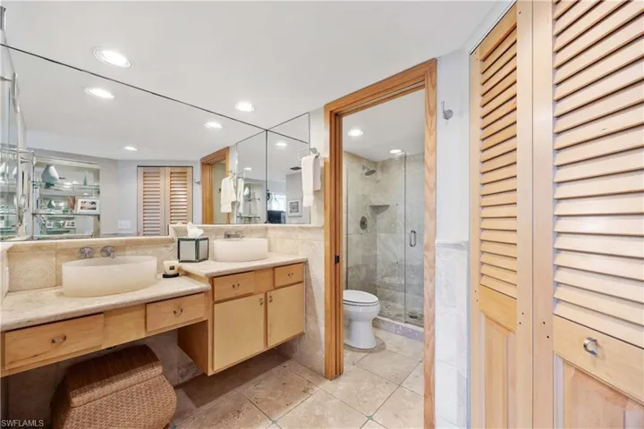 50  Seagate  DR, Naples, FL 34103