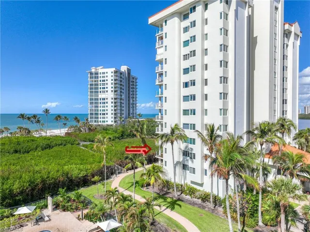 50  Seagate  DR, Naples, FL 34103
