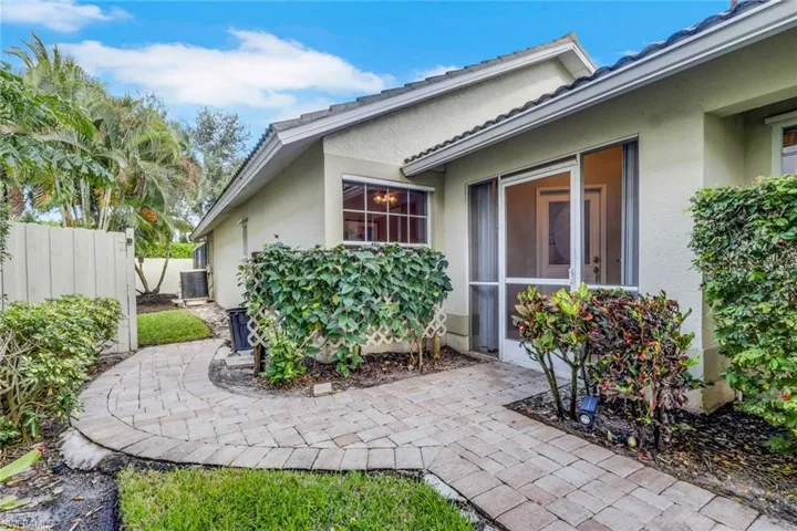 11011 Linnet Ln, Naples, Florida 34119