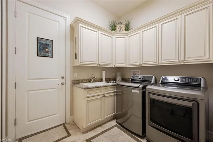 425 NW 38th AVE, CAPE CORAL FL 33993