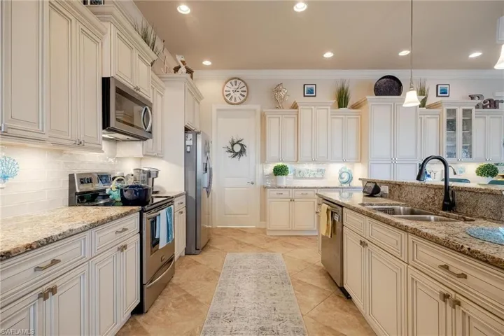 425 NW 38th AVE, CAPE CORAL FL 33993