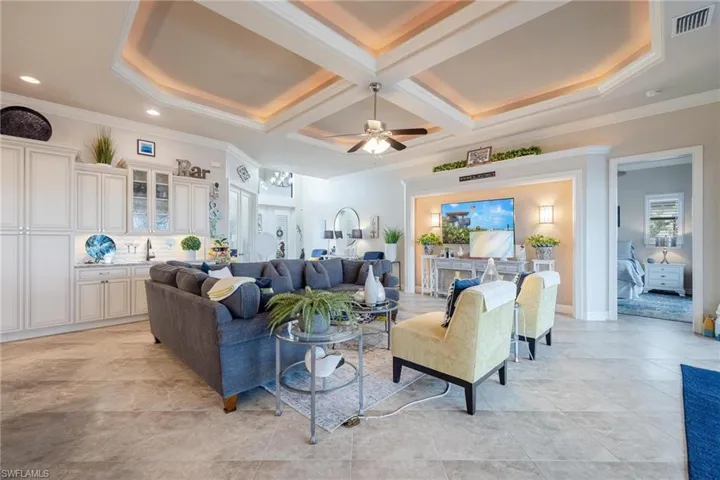 425 NW 38th AVE, CAPE CORAL FL 33993