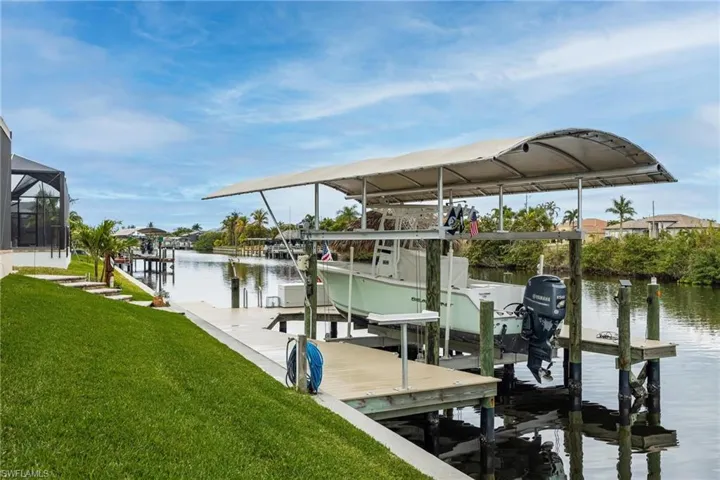 425 NW 38th AVE, CAPE CORAL FL 33993